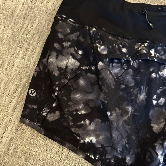 Lululemon Athletica Black and White Athletic Shorts - Picture 6 of 7
